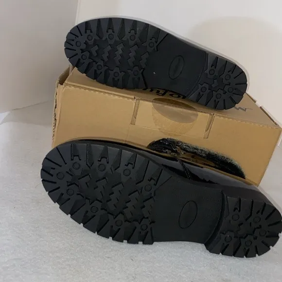 New Comfortview 7 WW Black Patent Leather Vylon Hiker Bootie