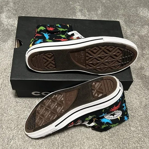 New Converse Kids Chuck Taylor All Star High-Top Dinosaur Shoes Size 2