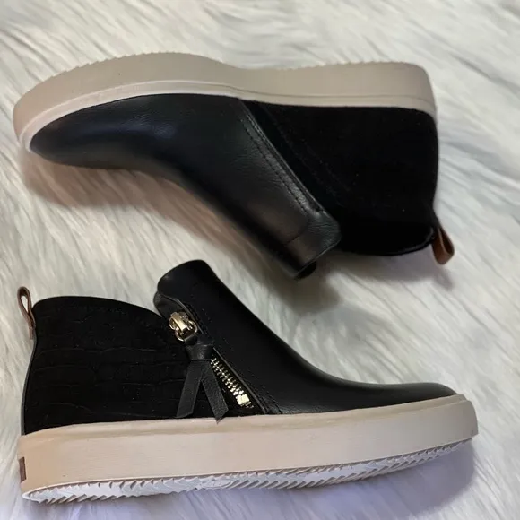 New Dr. Scholl’s Wanderay Women’s Shoes