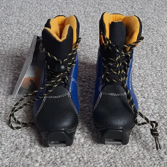 New Igloo Salomon Cross Country Ski Boots
