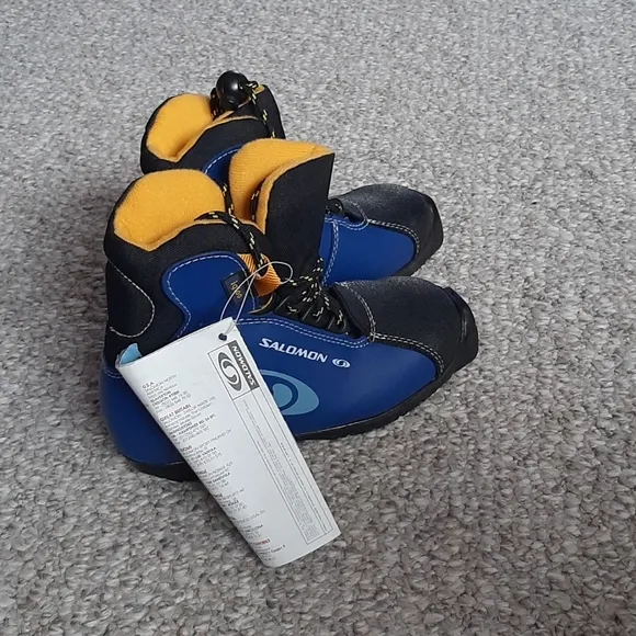 New Igloo Salomon Cross Country Ski Boots