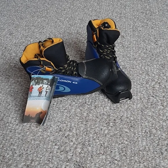 New Igloo Salomon Cross Country Ski Boots