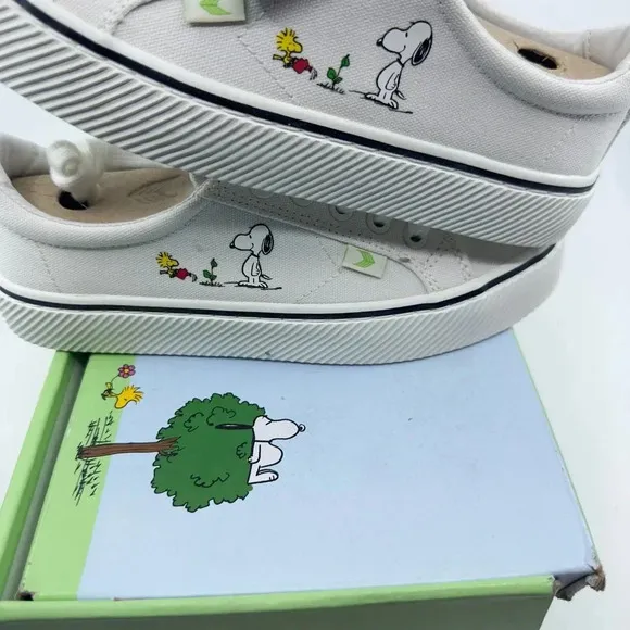 NEW In Box Cariuma Peanuts Earth Oca Low Canvas Sneaker Shoes Off-White 4/5.5