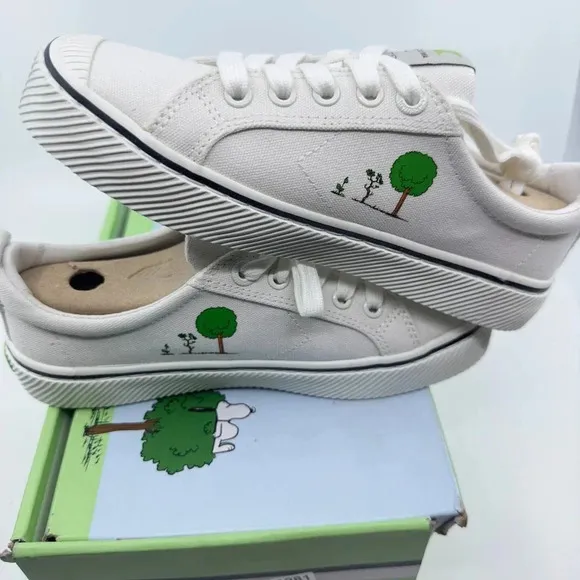NEW In Box Cariuma Peanuts Earth Oca Low Canvas Sneaker Shoes Off-White 4/5.5