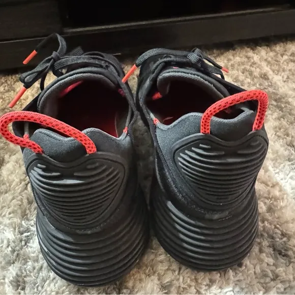 NEW Nike Men's Air Max 2090 Running Shoes 13 M Black Radiant Red CT1803-002