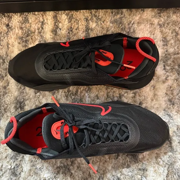 NEW Nike Men's Air Max 2090 Running Shoes 13 M Black Radiant Red CT1803-002