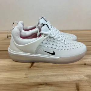 NEW Nike SB Zoom NYJAH 3 skate shoes Mens Youth 4 womens 5.5 White Black
