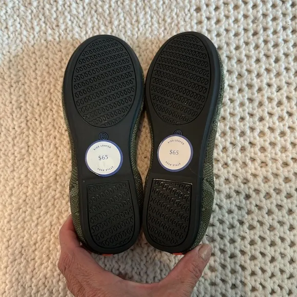 New Rothy's Kids Camouflage Slip-On Shoes size 1
