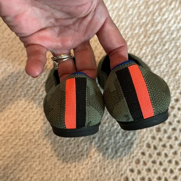 New Rothy's Kids Camouflage Slip-On Shoes size 1