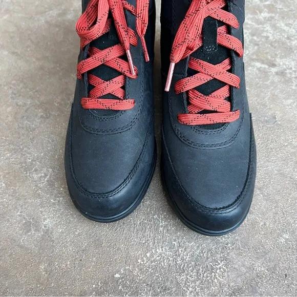 NEW Sorel Evie Lace Up Waterproof Boots Booties Sz 8