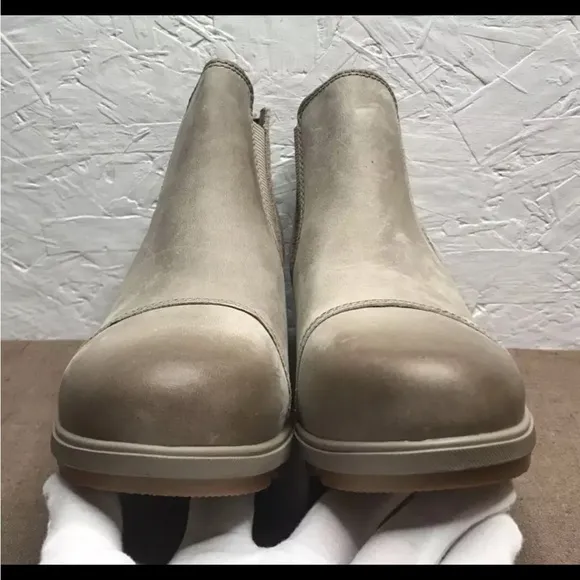 NEW! SOREL Evie Pull-On Sz 6.5 Omega Taupe Waterproof Leather &amp; Suede Ankle Boot
