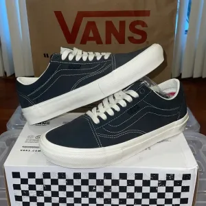 New VANS Skate Old Skool in Raven / Marshmallow