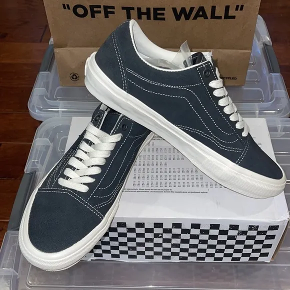 New VANS Skate Old Skool in Raven / Marshmallow