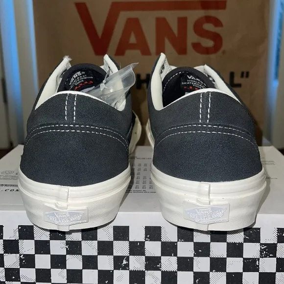 New VANS Skate Old Skool in Raven / Marshmallow