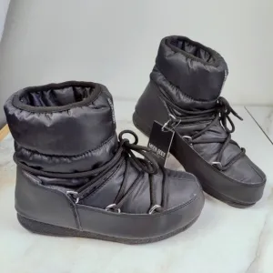 NIB NWT Tecnica Women's Black Low Nylon Apres Ski Moon Boots, Sz 7