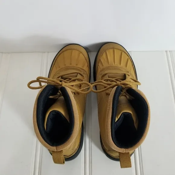Nike ACG Sneaker Boots Youth Woodside 2 High Top Leather Lug Sole Shoes Size 5
