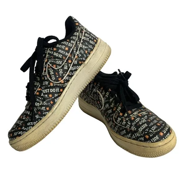 Nike Air Force 1 Low Top Shoes JUST DO IT Swoosh Black Size 5Y AO3977-001