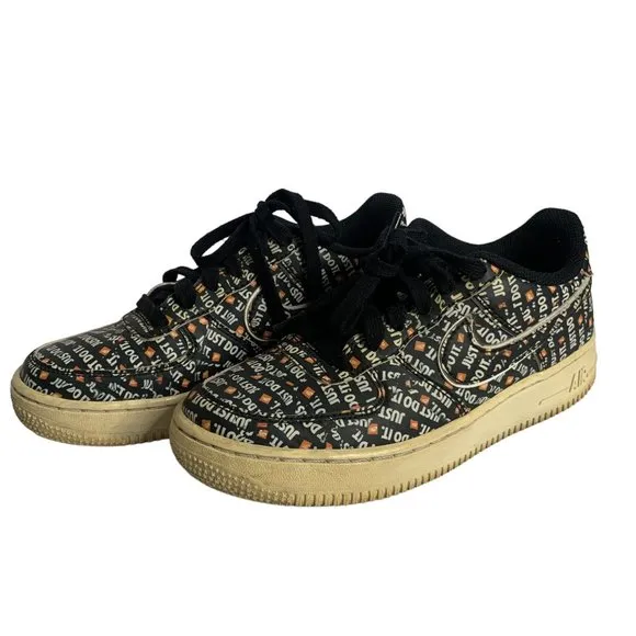 Nike Air Force 1 Low Top Shoes JUST DO IT Swoosh Black Size 5Y AO3977-001