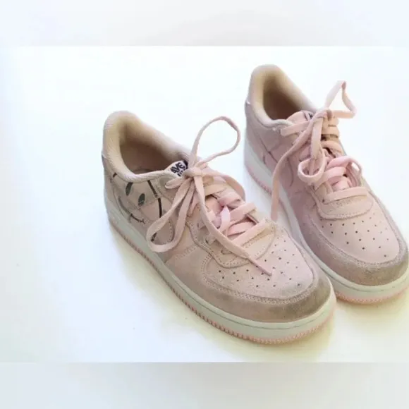 Nike Air force low top have a nice day shoes