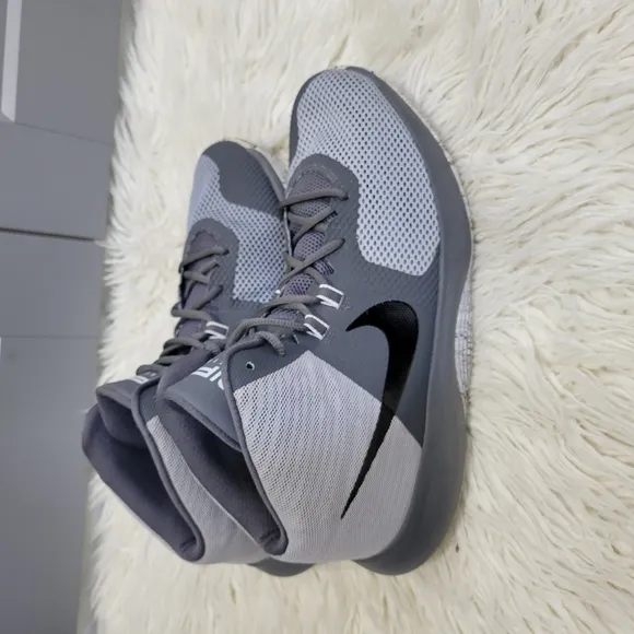 Nike Air High-Top Sneakers - Gray