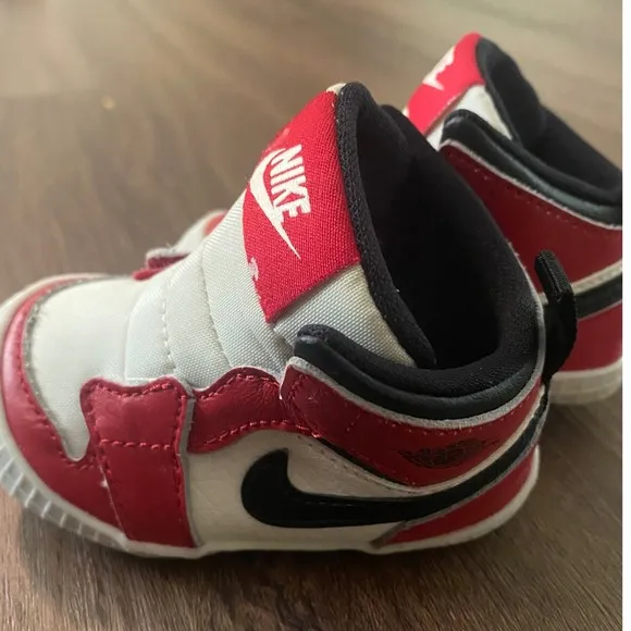 Nike Air Jordan 1 Crib Bootie High Top Sneakers Red Black White Size 3C