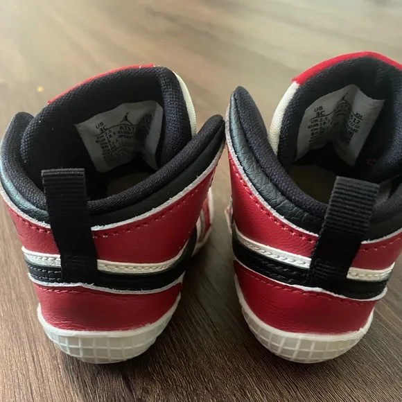 Nike Air Jordan 1 Crib Bootie High Top Sneakers Red Black White Size 3C