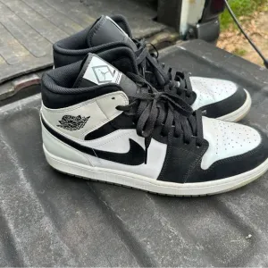 Nike Air Jordan 1 Mid SE Diamond DH6933-100 Men’s Size 12. No Box