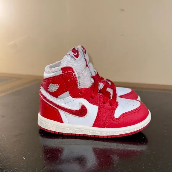 Nike Air Jordan 1 Retro High Og Varsity Red White CU0450-061 Toddler Size 7C