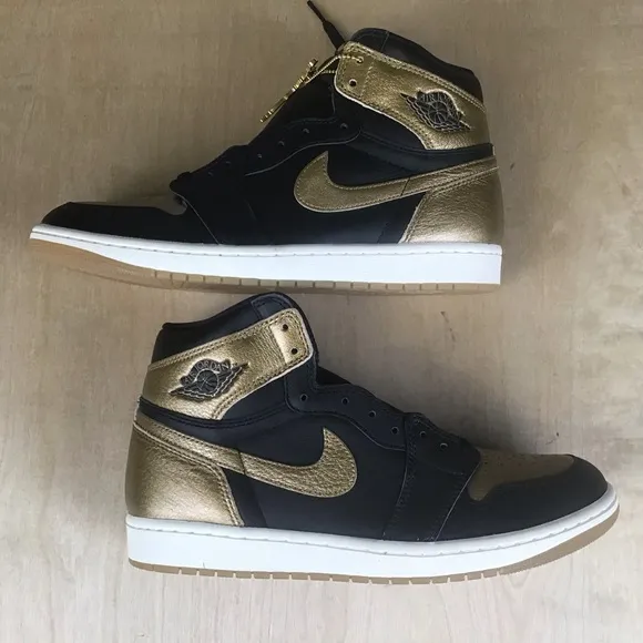 Nike Air Jordan 1 Retro OG High Black Gold Basketball Sneakers Size 10.5 DZ5485