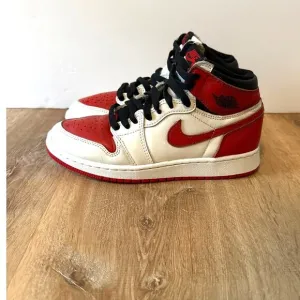 Nike Air Jordan 1 Shoes Red Black Mid Top Sneakers Size Youth 5