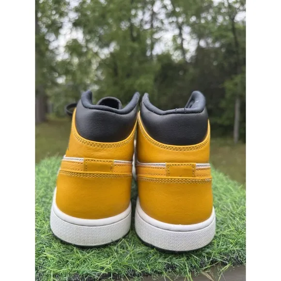 Nike Air Jordan Mens 11.5 1 Mid University Gold Yellow Shoes Sneakers 554724-170