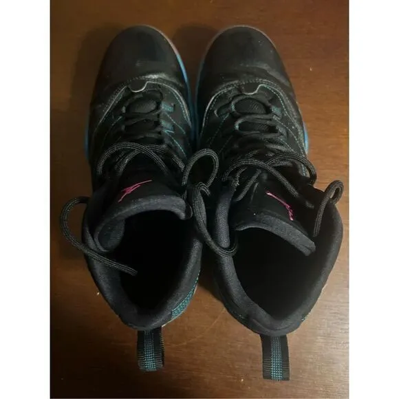 Nike Air Jordan Velocity high top basketball shoes size 6Y