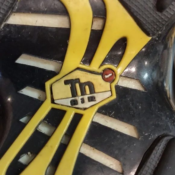 Nike Air Max Plus Sky Nike Metallic Silver/Speed Yellow Shoes Kids 7Y CW6010-001