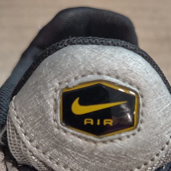 Nike Air Max Plus Sky Nike Metallic Silver/Speed Yellow Shoes Kids 7Y CW6010-001