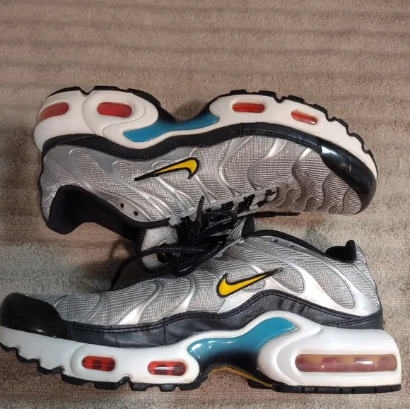 Nike Air Max Plus Sky Nike Metallic Silver/Speed Yellow Shoes Kids 7Y CW6010-001