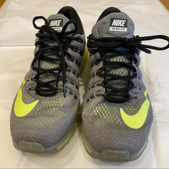 Nike Air Max Sneakers Mens Size 9.5 Running Shoes 2016 low top 806771 017 Volt