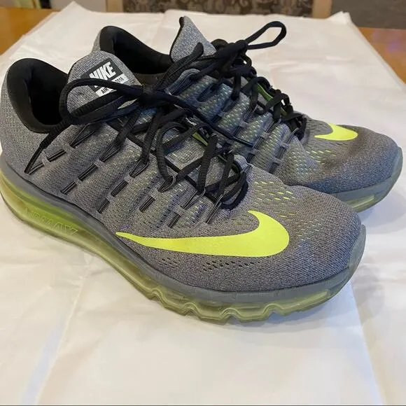 Nike Air Max Sneakers Mens Size 9.5 Running Shoes 2016 low top 806771 017 Volt