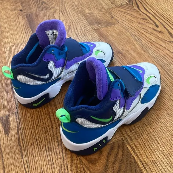 Nike Air Max Speed Turf Shoes/Sneakers In Blue Void. Size 4Y.