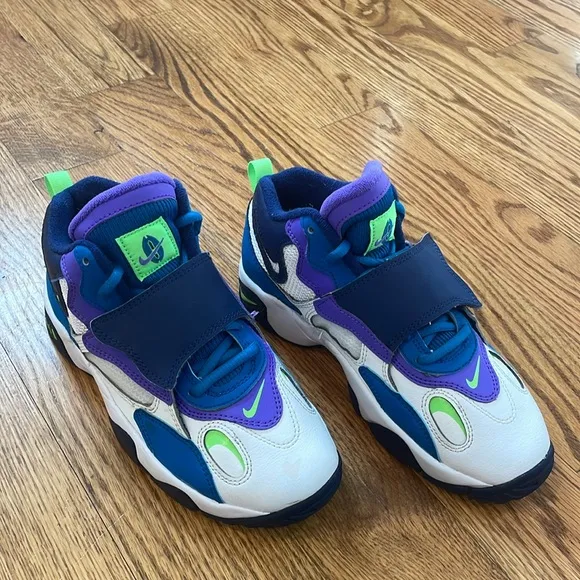 Nike Air Max Speed Turf Shoes/Sneakers In Blue Void. Size 4Y.