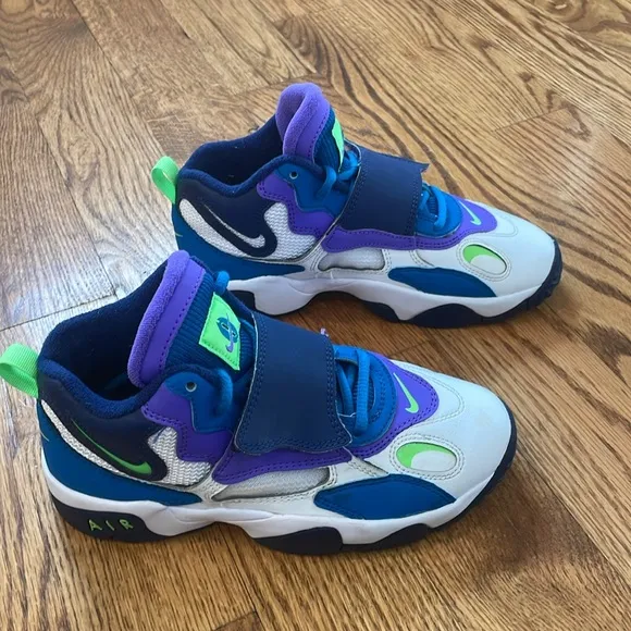 Nike Air Max Speed Turf Shoes/Sneakers In Blue Void. Size 4Y.