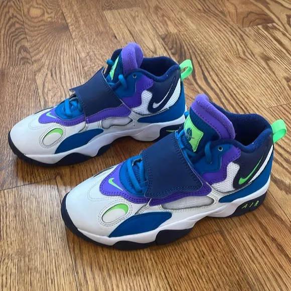 Nike Air Max Speed Turf Shoes/Sneakers In Blue Void. Size 4Y.