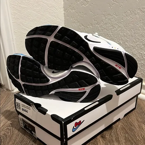 Nike Air Presto Hello Kitty Shoes- NEW