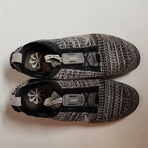 Nike Air Vapomax flyknit dark gray sz 9.5W/8M unisex 2020 shoes. Comfortable wow