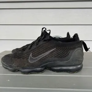 Nike Air VaporMax 2022 Mens Size 13 Black Knit Athletic Skate Shoes Sneakers
