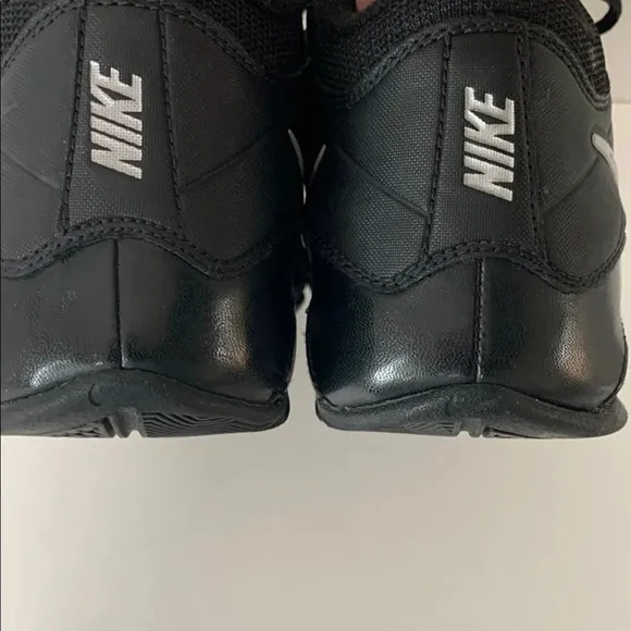 Nike Air Visi Pro Black Leather Athletic Shoes Mid-Top Basketball Sneakers