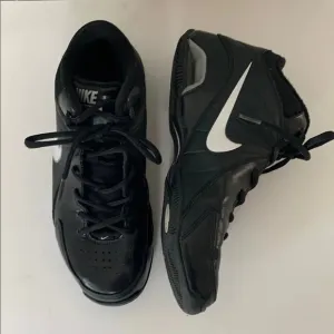Nike Air Visi Pro Black Leather Athletic Shoes Mid-Top Basketball Sneakers