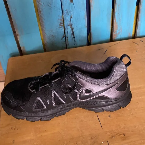 Nike Alvord 10 men’s trail running shoes size 7.5 black gray 516864-001