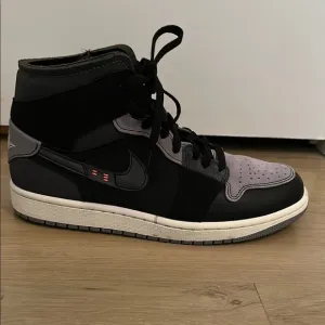 Nike Black and Gray Sneakers High-Top Style