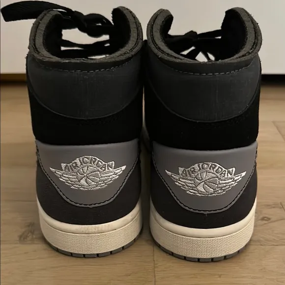 Nike Black and Gray Sneakers High-Top Style