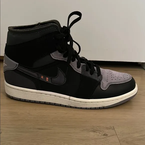 Nike Black and Gray Sneakers High-Top Style